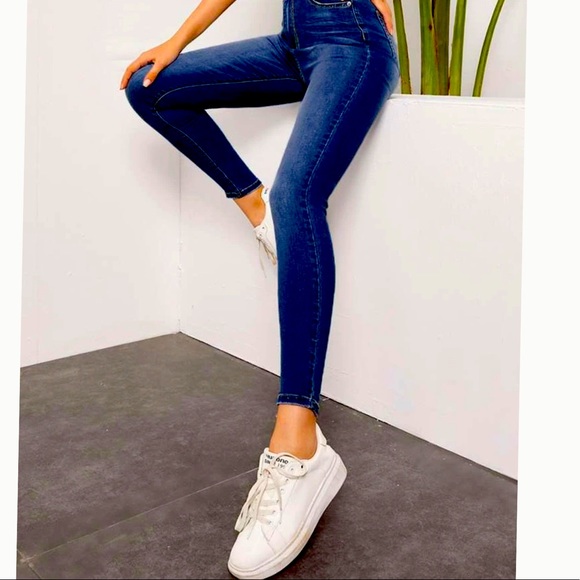 Woman’s High Waisted Stretch Blue Jeans - Picture 4 of 5